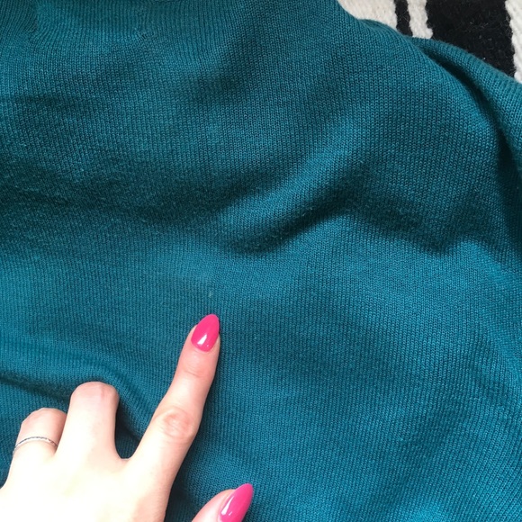 Emerald cardigan w/ fabric roses on shoulder - Picture 6 of 8